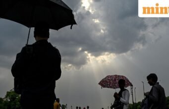 Cuaca Delhi: Hujan sedang, kemungkinan langit berawan hari ini; IMD mengeluarkan peringatan kuning