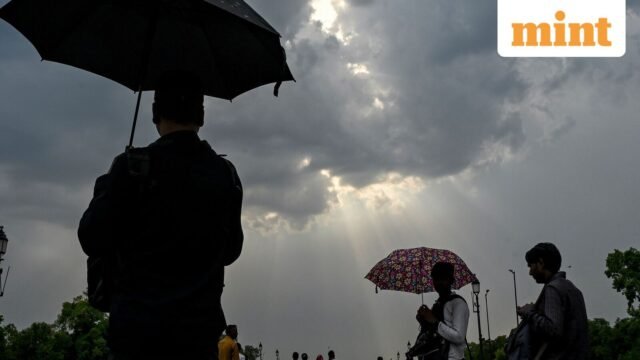Cuaca Delhi: Hujan sedang, kemungkinan langit berawan hari ini; IMD