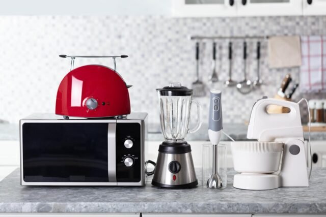 Daftar Periksa: Cara Aman Memasukkan Makanan Beku ke Microwave