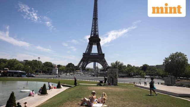 Darurat termal di Perancis: Menara Eiffel dan museum Paris tutup