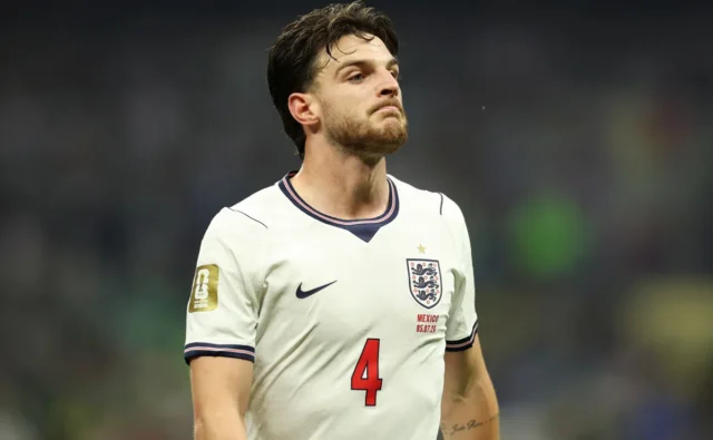Declan Rice di antara tiga pemain Inggris yang mengalami masalah