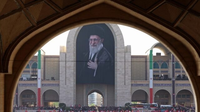 Diplomasi pemakaman Iran: Ayat-ayat Alquran yang mengklasifikasikan sekutu, saingan, dan