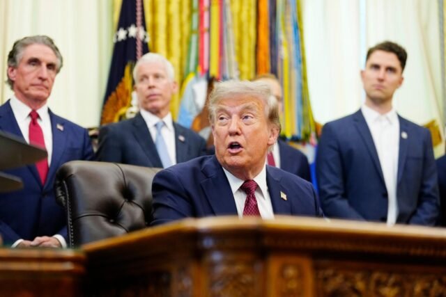Dua perusahaan AS menggugat pemerintahan Trump atas tarif baru Pasal