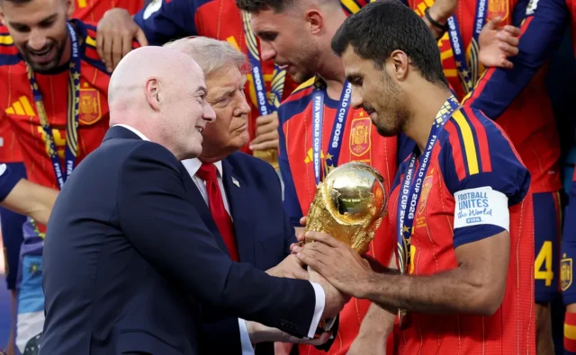Gianni Infantino menghadapi keputusan besar karena pendapatan Piala Dunia 2026