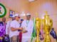 Gubernur Sule menghadiahi warga Amazon Nasarawa dengan bus dan uang tunai setelah kemenangan Piala FA