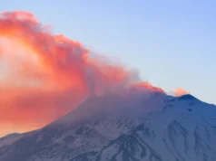 Gunung berapi paling aktif di Eropa mungkin memiliki asal muasal yang rahasia