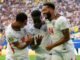 Hattrick Saka membantu Inggris mengalahkan Mbappé dan Prancis 6-4 dalam pertandingan liar untuk tempat ketiga di Piala Dunia