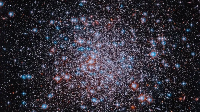 Hubble NASA melihat bintang berkilau pada tanggal 4 Juli