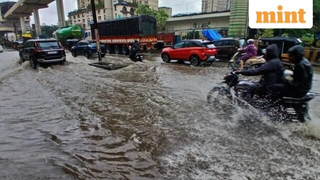 Hujan Mumbai LANGSUNG: Pihak berwenang memperingatkan 'hujan lebat' di tengah