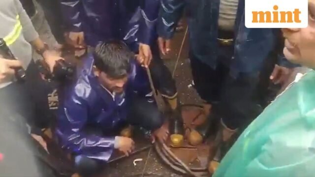 Hujan Mumbai: Manusia jatuh ke dalam lubang terbuka di Chandivali