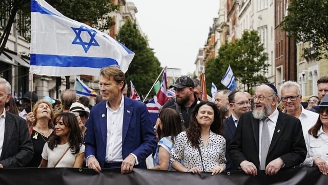 Inggris diam-diam mempertimbangkan untuk menangguhkan perjanjian perdagangan dengan Israel selama