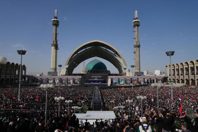 Iran memulai pemakaman satu hari mendiang Pemimpin Tertinggi Ayatollah Ali
