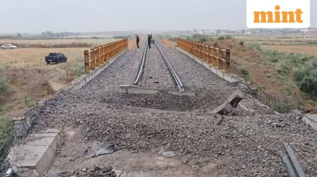 Jembatan kereta api Aq Tekeh Khan Iran: AS menargetkan hubungan