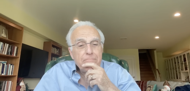 John Esposito, calon pendeta Katolik yang menjadi sarjana Islam terkenal,