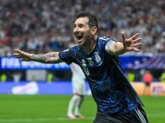 Juara bertahan Argentina mencapai final Piala Dunia dengan mengalahkan Inggris 2-1