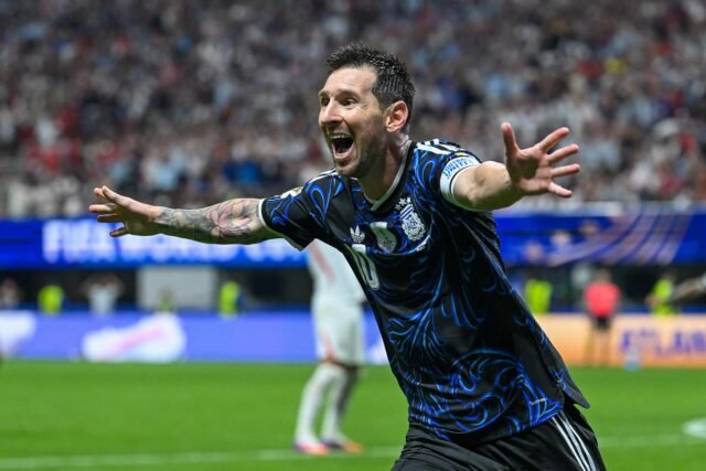 Juara bertahan Argentina mencapai final Piala Dunia dengan mengalahkan Inggris