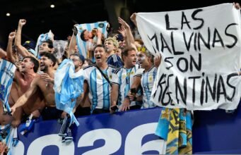 ‘Kami percaya pada…’: Gedung Putih membela tim Argentina yang mengibarkan bendera Falklands di semifinal Piala Dunia