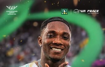 Kanyinsola Ajayi mengakhiri penantian 20 tahun dan memenangkan medali 100m putra Commonwealth Games pertama Nigeria sejak 2006