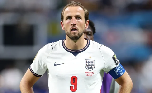 Kapten Inggris Harry Kane sangat terpukul setelah kekalahan di Piala