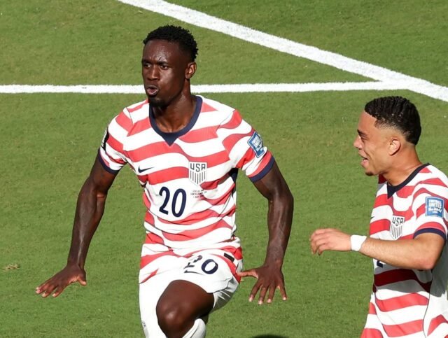 Kartu merah Balogun membayangi kemenangan AS di Piala Dunia