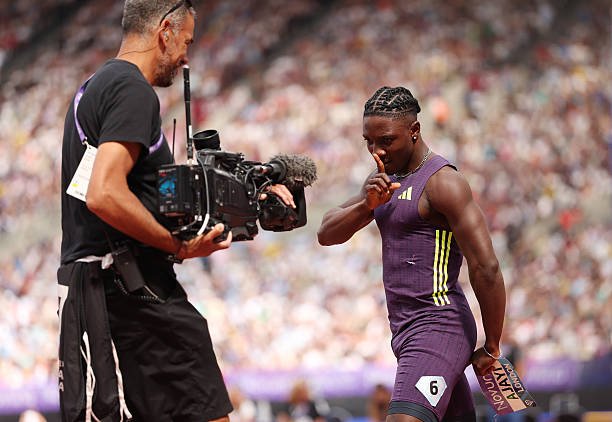 Kayinsola Ajayi berlari 9,84 untuk memenangkan London Diamond League 100m