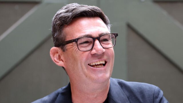 'Kita sekarang perlu berbuat lebih banyak': Andy Burnham meminta maaf