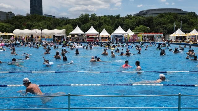 Kolam Sungai Han di Seoul dibuka untuk berenang malam hari