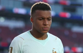 Kylian Mbappé dan Didier Deschamps menjelaskan mengapa bintang Prancis itu meminta diganti saat Prancis menang melawan Maroko