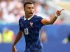 Kylian Mbappe melampaui Lionel Messi sebagai pencetak gol terbanyak Piala Dunia sepanjang masa dengan dua gol melawan Inggris
