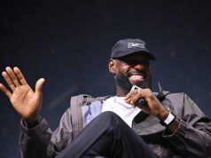 LeBron James bergabung dengan Philadelphia 76ers dengan kontrak dua tahun