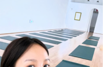 Lee Hyori meminta maaf setahun setelah membuka studio yoga, dan mendesak siswa untuk mengikuti aturan