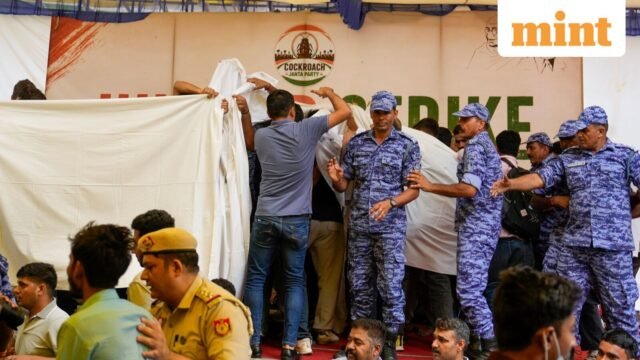 Manish Sisodia, Dimple Yadav dan pemimpin oposisi lainnya mengutuk pemakzulan
