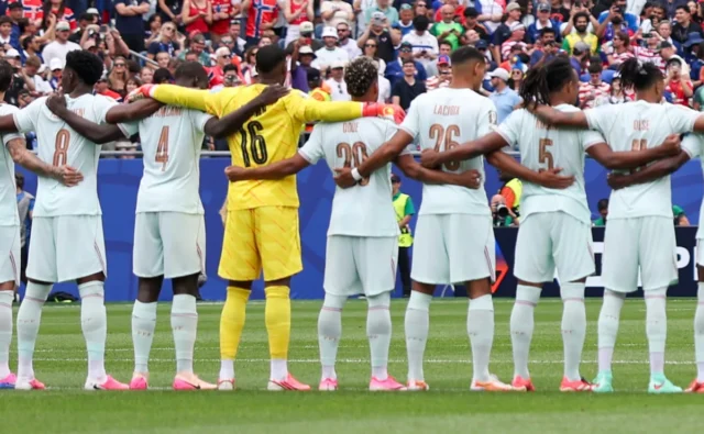 Mengapa FIFA mengheningkan cipta selama satu menit sebelum semifinal Piala
