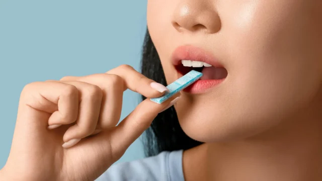 Mengunyah permen karet setelah buah bit dapat membantu menurunkan tekanan