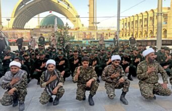 Militer Kuwait mengatakan kapal menjadi sasaran, empat personel terluka