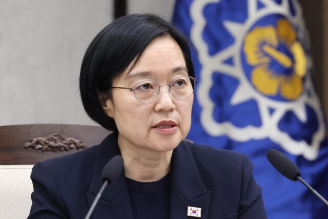 PM mengatakan pemerintah harus memberikan prioritas utama pada pengendalian inflasi