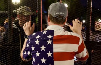 Pada hari jadinya yang ke-250, Amerika harus meninggalkan ilusi keunggulan