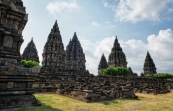 Pemugaran 218 candi pembantu di Prambanan diperkirakan selesai sebelum tahun 2029