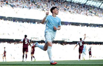 Phil Foden menandatangani kontrak baru dengan Manchester City hingga 2030