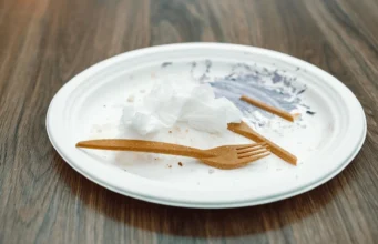 “Plastik hidup” baru ini akan hancur dengan sendirinya hanya dalam 6 hari tanpa meninggalkan mikroplastik