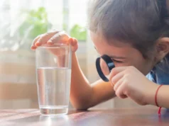 Plastik kecil dalam air minum dapat meningkatkan bakteri berbahaya