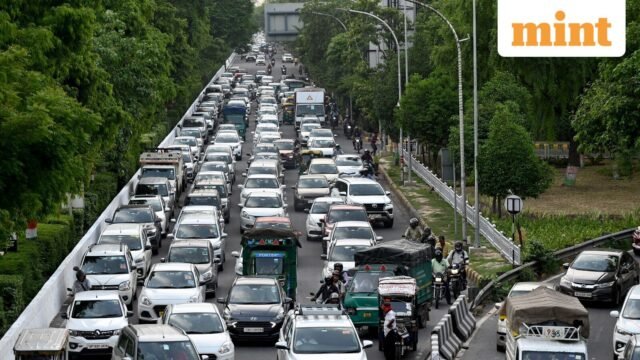 Polisi Lalu Lintas Delhi mengeluarkan peringatan menjelang perayaan ulang tahun