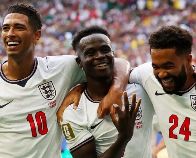 Rekor dipecahkan dalam kemenangan medali perunggu Piala Dunia 6-4 Inggris
