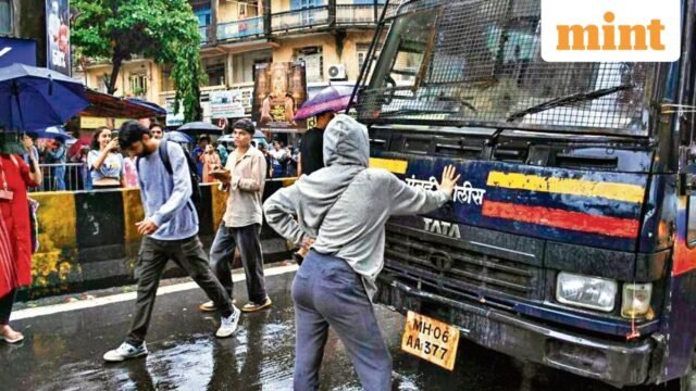 Rhiya Yadav, wajah viral dari protes NEET Mumbai, mengajukan FIR
