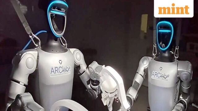 Robot humanoid melakukan operasi untuk pertama kalinya dalam uji coba