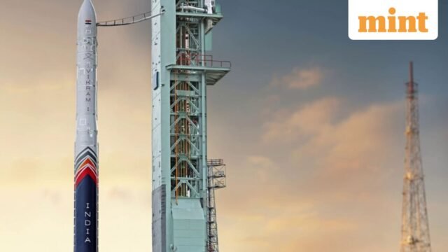 Roket Vikram-1 berhasil menempatkan muatan teknologi, kartu pos astronot, dan