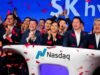 SK hynix naik hampir 13% pada debutnya di Wall Street karena permintaan chip memori melonjak di tengah hiruk pikuk AI