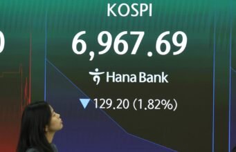 Saham Seoul turun tajam pada Jumat pagi menyusul aksi ambil untung