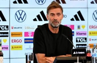 ‘Saya menyukai pekerjaan ini tetapi saya selalu siap untuk berhenti jika perlu’, Jurgen Klopp membuka era Jermannya dengan pesan yang aneh