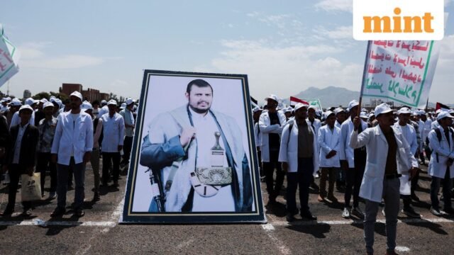 Serangan Houthi terhadap kapal tanker minyak Saudi membuka front baru